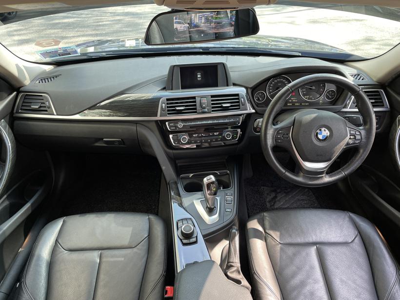 BMW 318i F30 Sedan 4dr Luxury SA 8sp RWD 1.5DiT